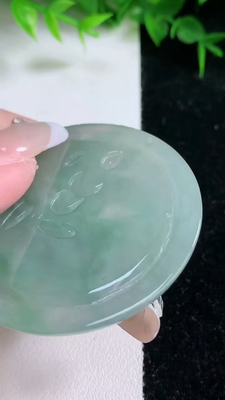 天然A货翡翠文殊菩萨吊坠，尺寸50.8-4.8，重:25.10g
3月10日