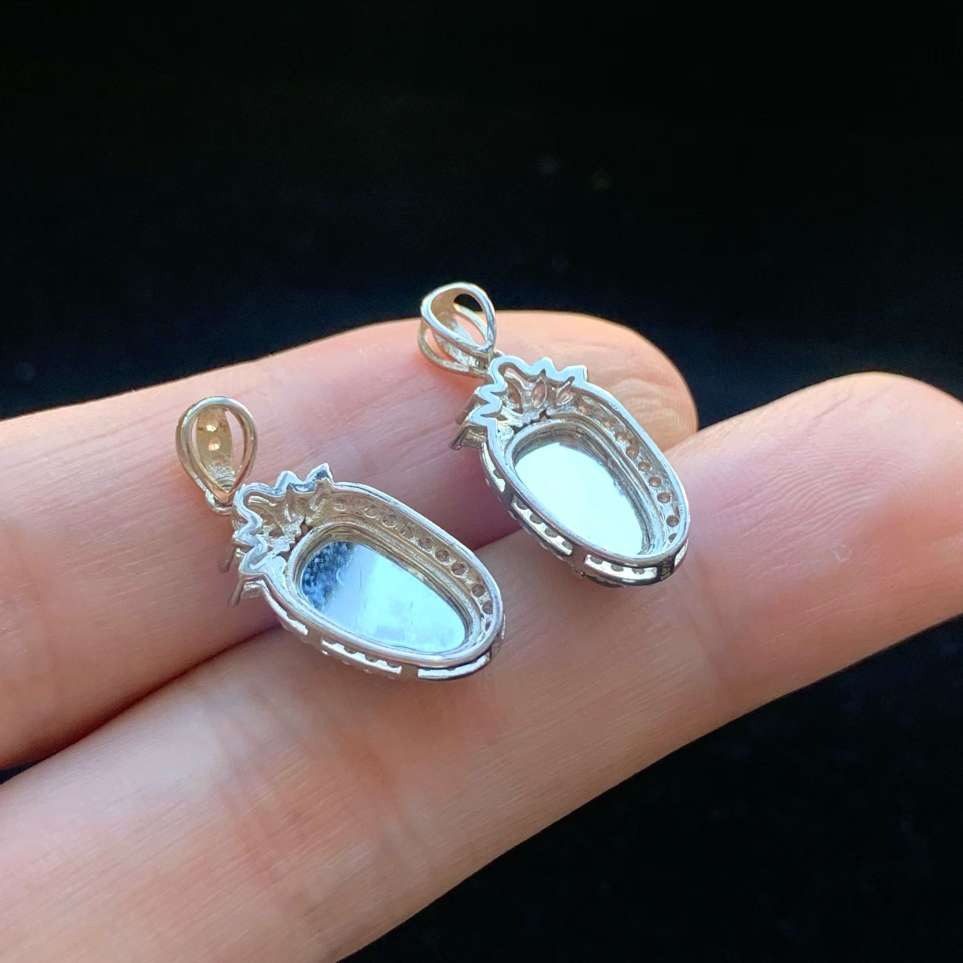 A货天然翡翠冰糯种925银满绿叶子一对吊坠重量1.46
3月10日