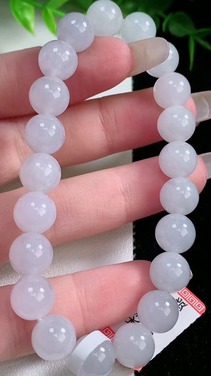 天然A货翡翠圆珠手串，尺寸9，重:26.52g3月10日
工厂直销收藏佳品,种好水足，色泽均匀，有种有色，上手高大气！