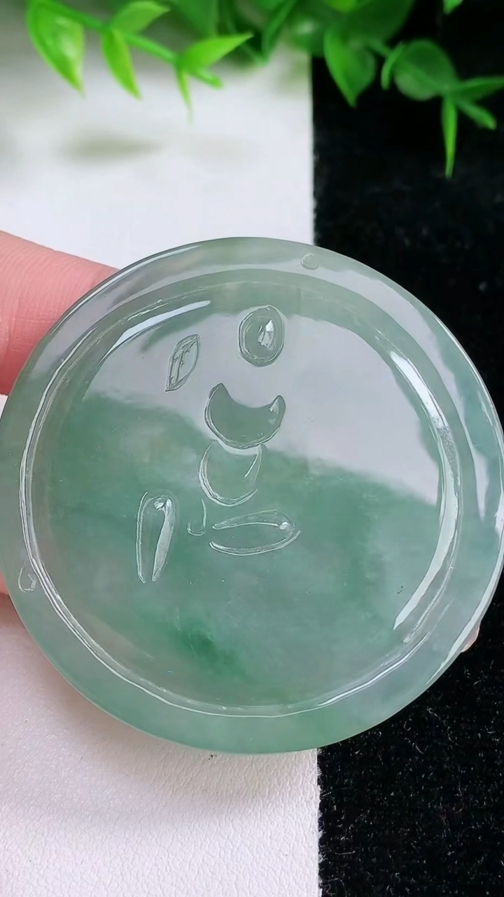 天然A货翡翠文殊菩萨吊坠，尺寸50.8-4.8，重:25.10g
3月10日