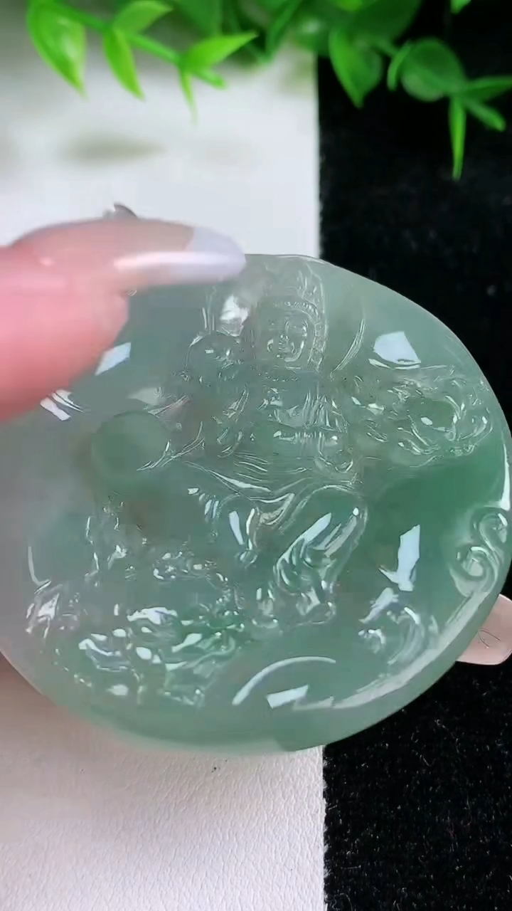 天然A货翡翠文殊菩萨吊坠，尺寸50.8-4.8，重:25.10g
3月10日