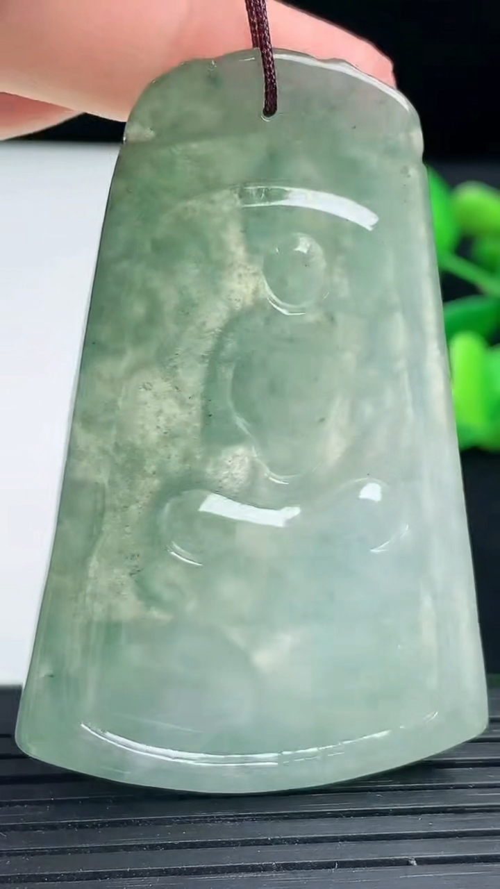 天然A货翡翠普贤菩萨吊坠尺寸60.4-39.-6.1重量:26.10g
3月11日