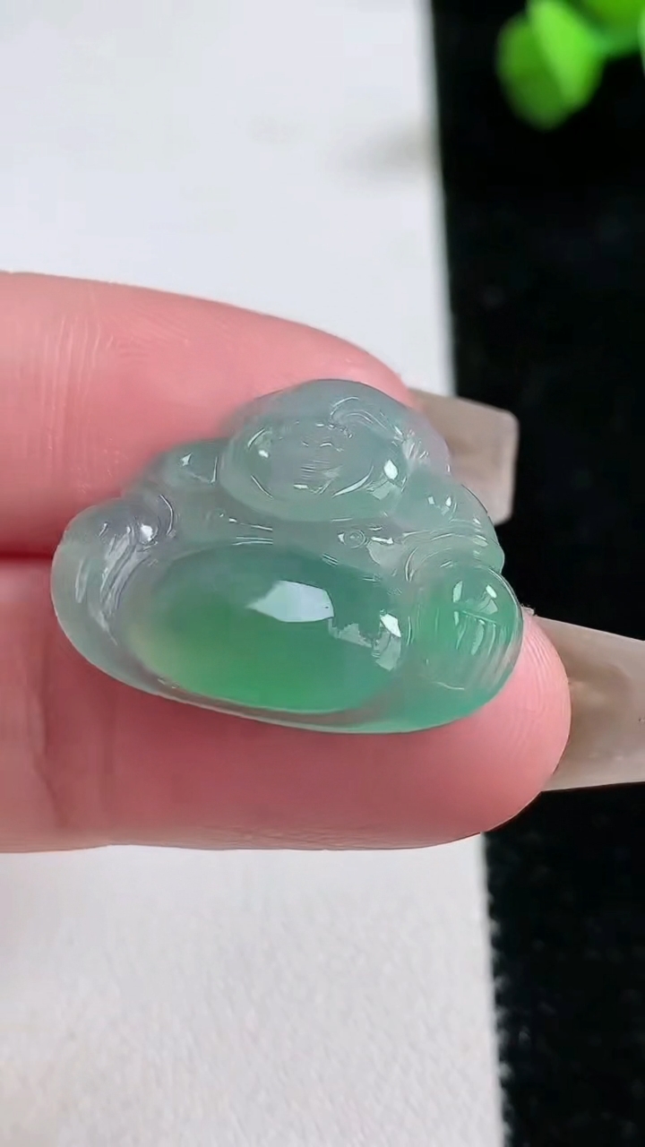 天然A货翡翠佛公镶嵌件，尺寸19.7-25.3-4，重量:3.41g
3月11日