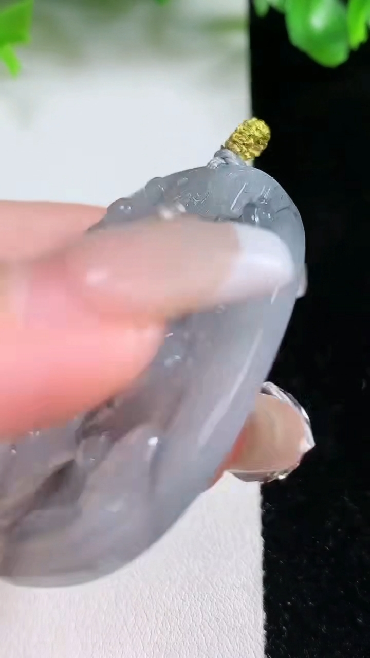 天然A货翡翠馗吊坠，尺寸51-42.7-5.3，重量:27.27g
3月11日