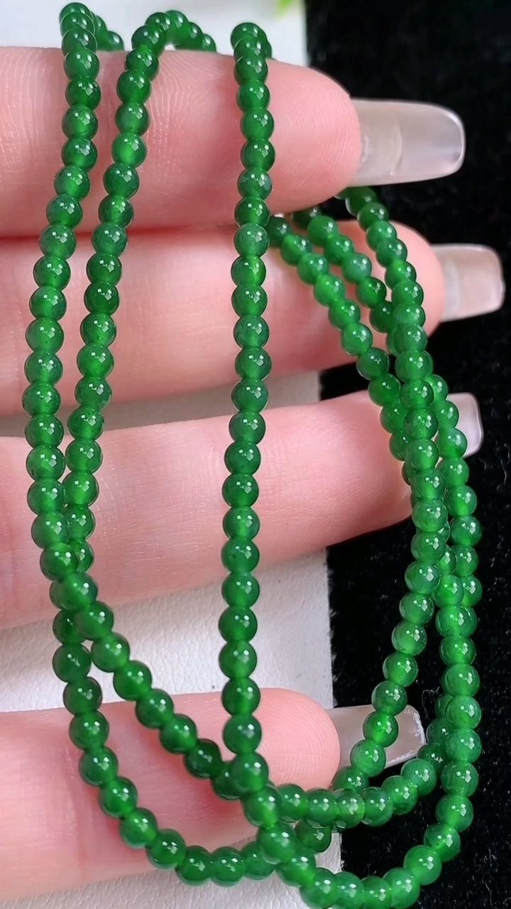 天然A货翡翠小米珠项链，尺寸3，重量:8.91g
3月11日