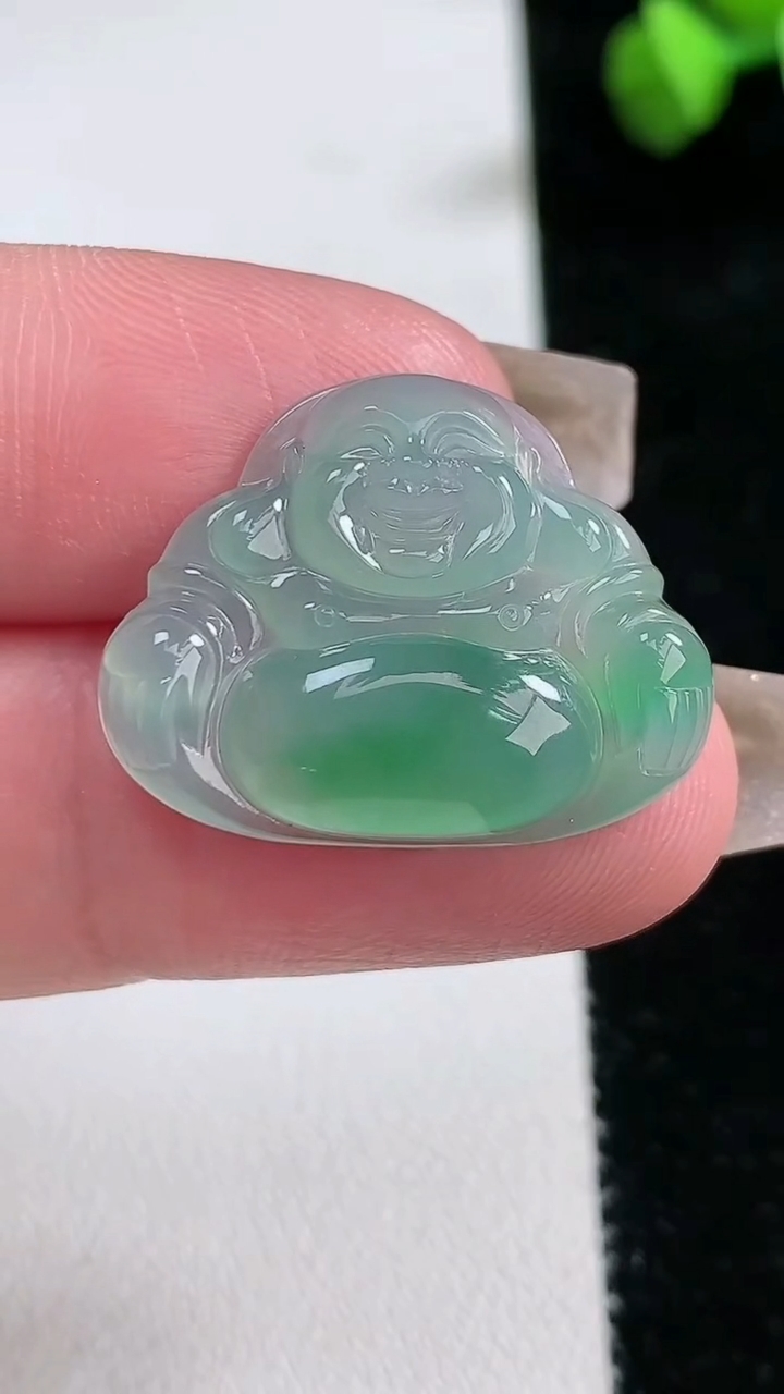 天然A货翡翠佛公镶嵌件，尺寸19.7-25.3-4，重量:3.41g
3月11日