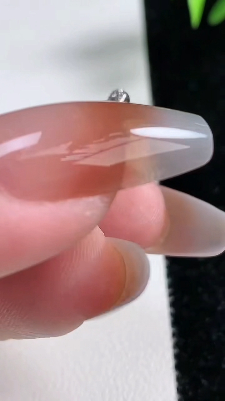 天然A货翡翠种白冰财神爷吊坠，尺寸21.8-20.8-3，重量:8.61g
3月11日