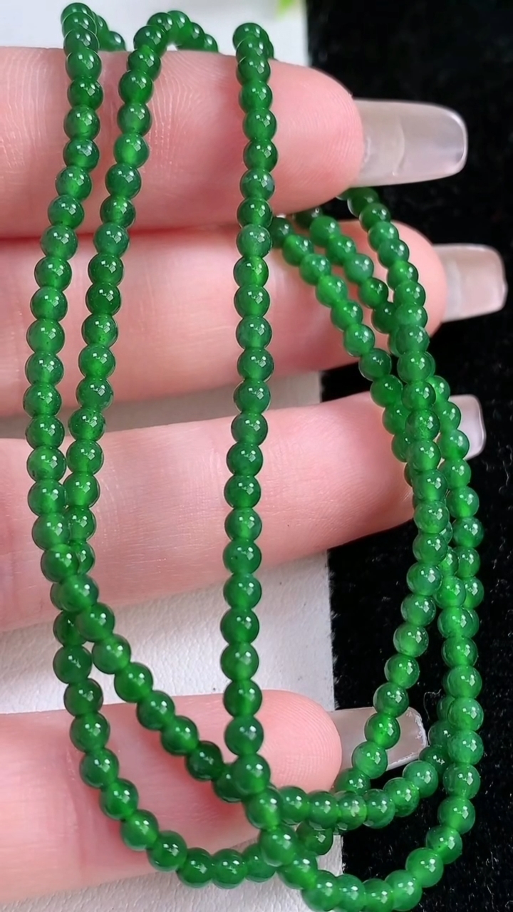 天然A货翡翠小米珠项链，尺寸3，重量:8.91g
3月11日