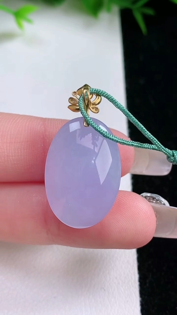 天然A货翡翠18K金紫罗兰蛋面吊坠，尺寸23-16-10.8，重量:7.09g
3月11日