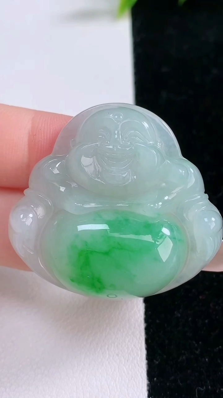 天然A货翡翠佛公吊坠，尺寸35.3-39-8.2，重量:16.54g
3月11日