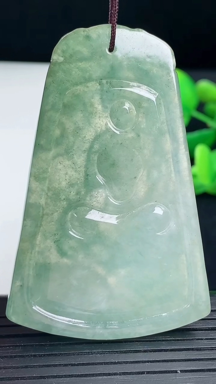 天然A货翡翠普贤菩萨吊坠尺寸60.4-39.-6.1重量:26.10g
3月11日