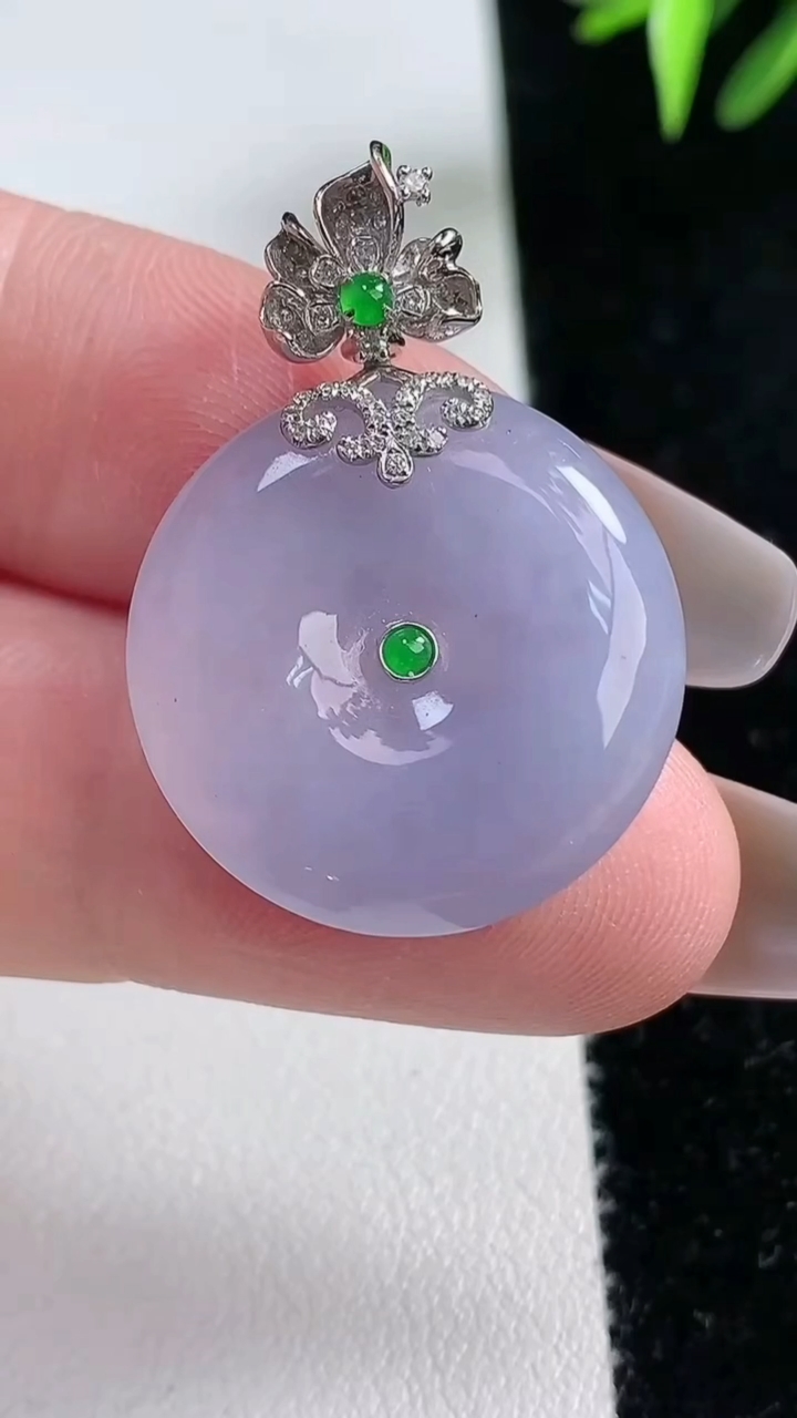 天然A货翡翠种紫罗兰平安扣吊坠，尺寸23-5.3，重量：7.09g
3月11日