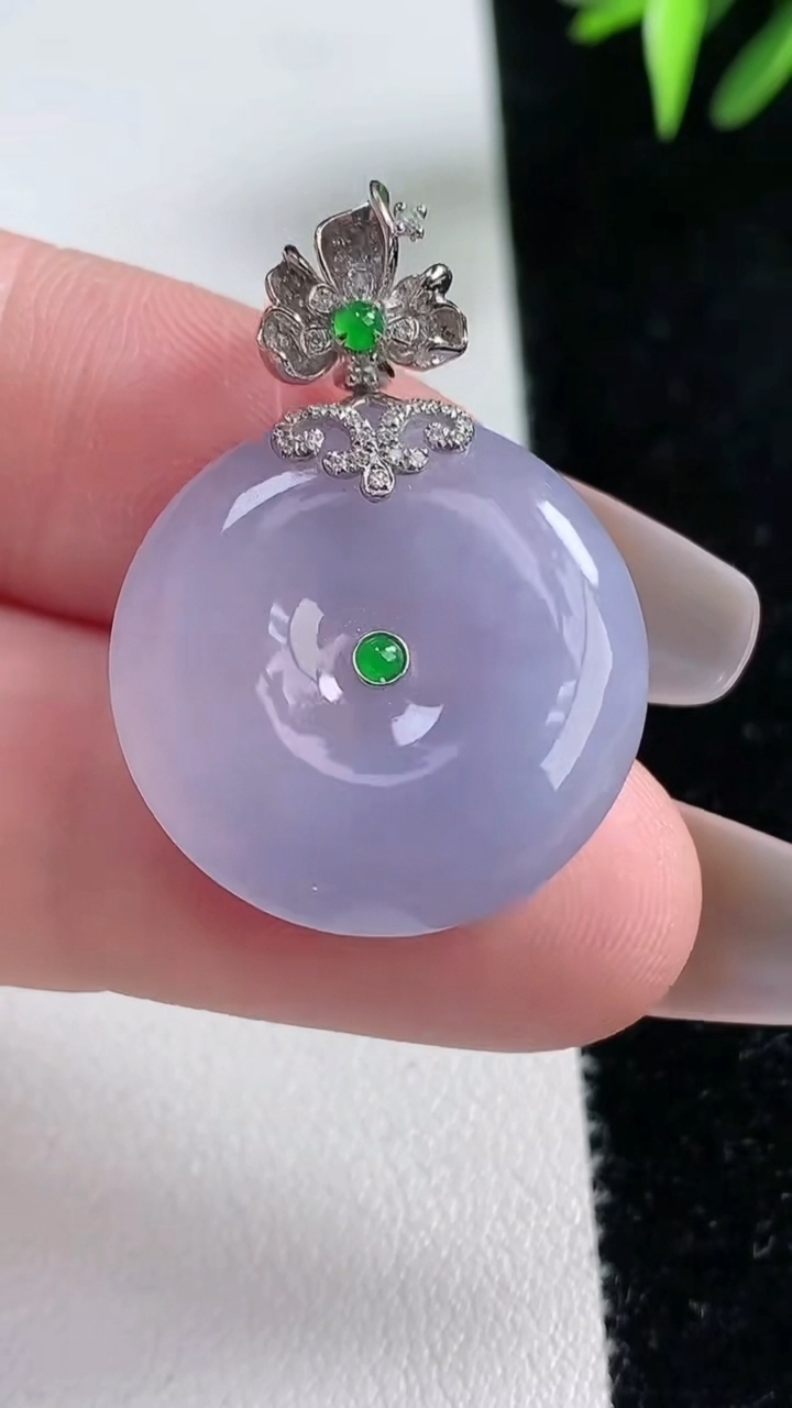 天然A货翡翠种紫罗兰平安扣吊坠，尺寸23-5.3，重量：7.09g
3月11日