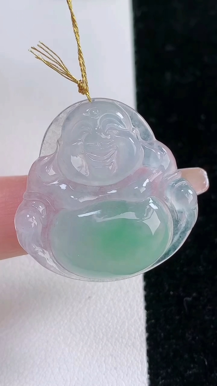 天然A货翡翠佛公吊坠，尺寸49.6-29.5-4.7，重量:6.43g
3月11日