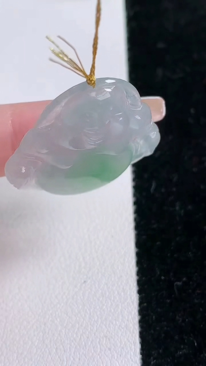 天然A货翡翠佛公吊坠，尺寸49.6-29.5-4.7，重量:6.43g
3月11日