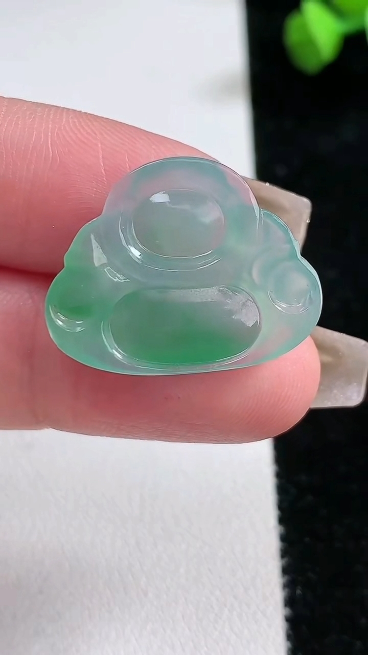 天然A货翡翠佛公镶嵌件，尺寸19.7-25.3-4，重量:3.41g
3月11日