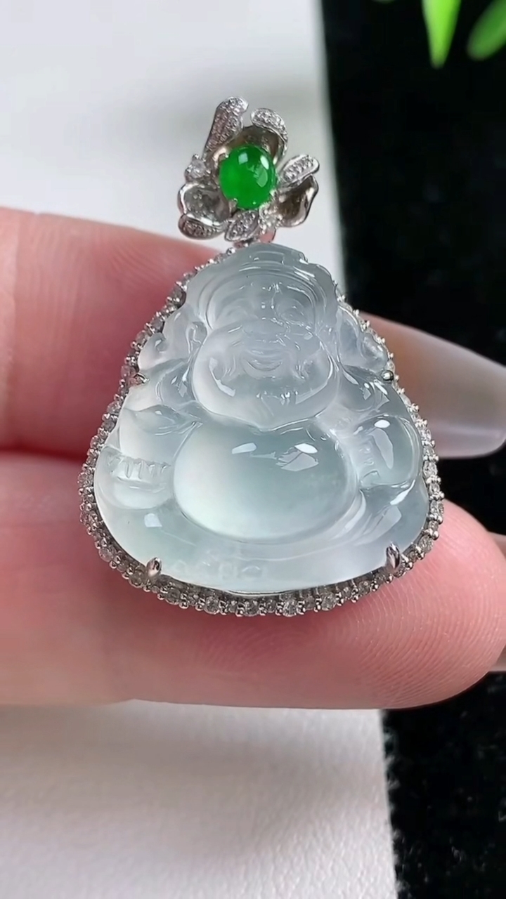 天然A货翡翠种白冰财神爷吊坠，尺寸21.8-20.8-3，重量:8.61g
3月11日