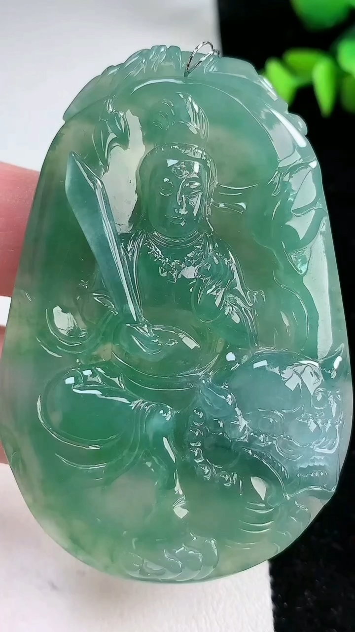 天然A货翡翠文殊菩萨吊坠，尺寸65.2-44-7.8，重量:43.76g
3月11日