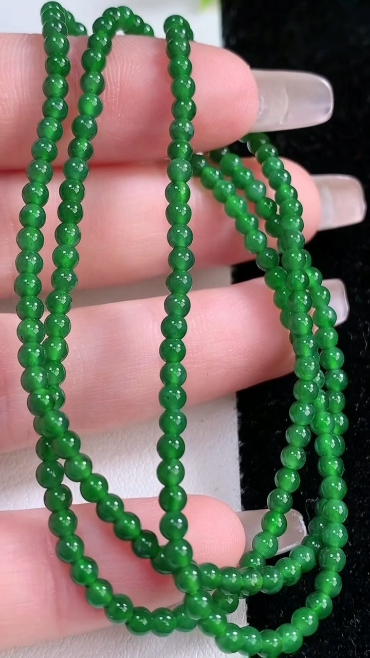 天然A货翡翠小米珠项链，尺寸3，重量:8.91g
3月11日