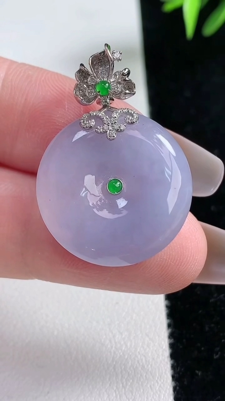 天然A货翡翠种紫罗兰平安扣吊坠，尺寸23-5.3，重量：7.09g
3月11日