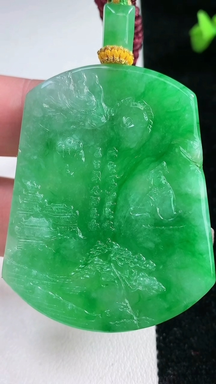 天然A货翡翠山水牌吊坠，尺寸53.3-42.8-5.7，重量:33.17g
3月12日