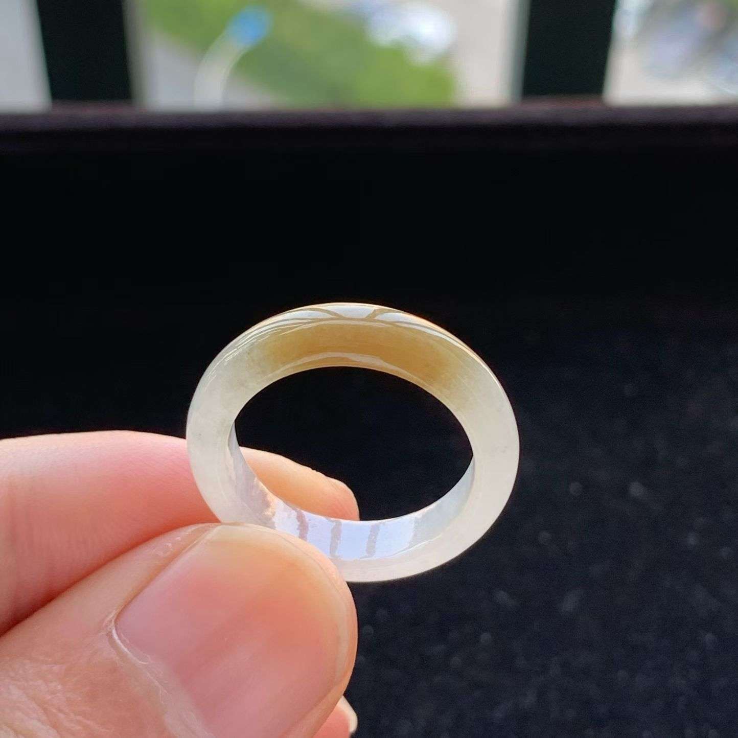 A货天然翡翠冰糯种黄翡戒指17-18号重量3.42
3月12日