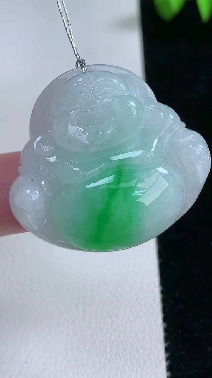 天然A货翡翠佛公吊坠，尺寸31-34.5-8.7，重量:14.73g
3月12日