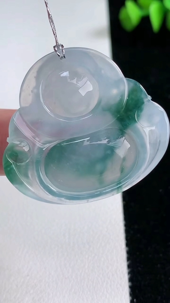 天然A货翡翠种飘花佛公吊坠，尺寸32-35.3-5.8，重量:9.79g
3月12日