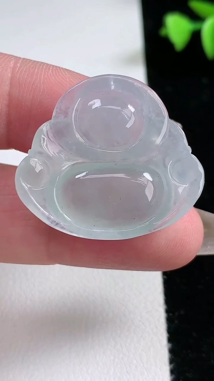 天然A货翡翠佛公吊坠，尺寸374-31.7-5.8,重量:7.99g
3月12日