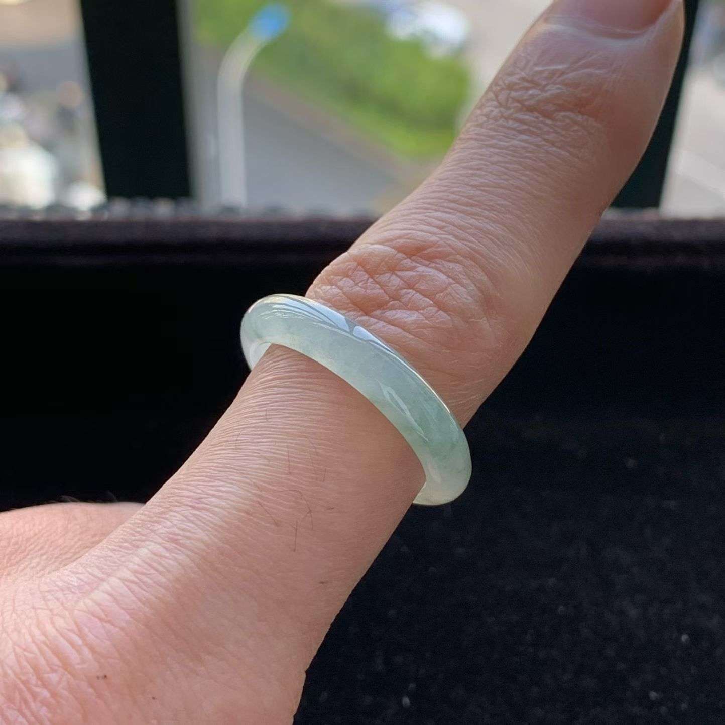 A货天然翡翠冰糯种细条飘绿戒指20-21号重量2.68
3月12日