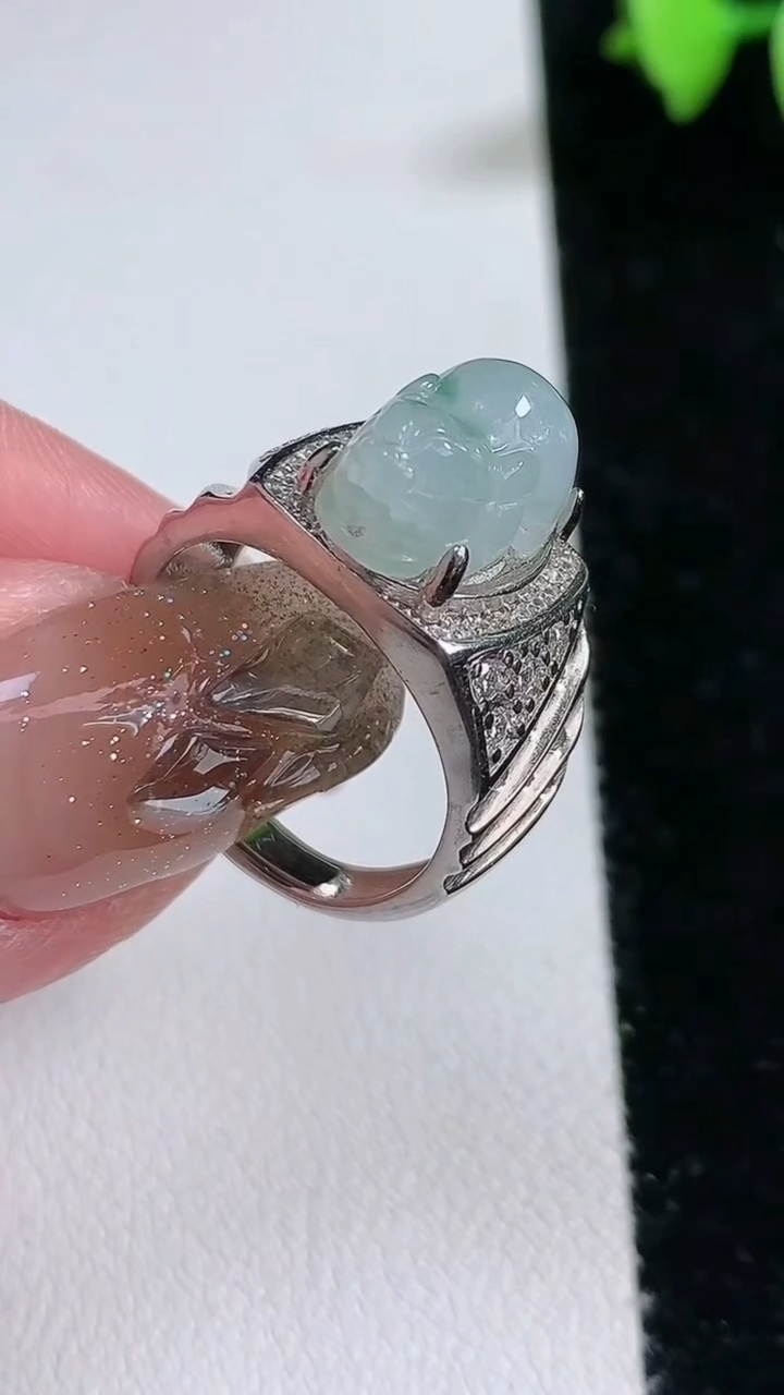 天然A货翡翠925银飘花金蟾戒指，尺寸12.2-8.3，重量:6.03g2026年3月12日
工厂直