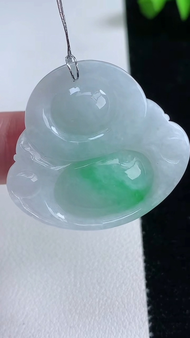 天然A货翡翠佛公吊坠，尺寸31-34.5-8.7，重量:14.73g
3月12日