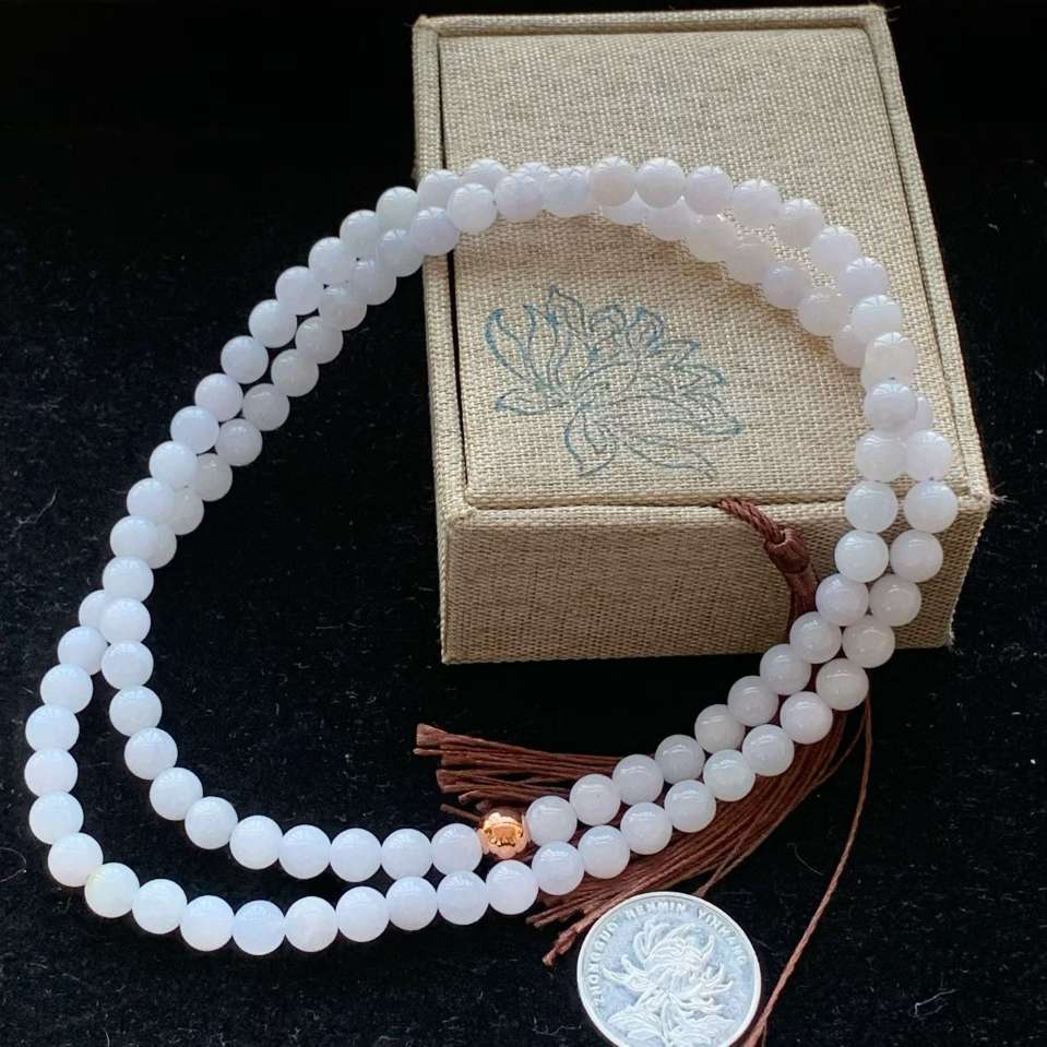 A货天然翡翠冰糯种紫罗兰项链108颗重量67.06g
3月12日