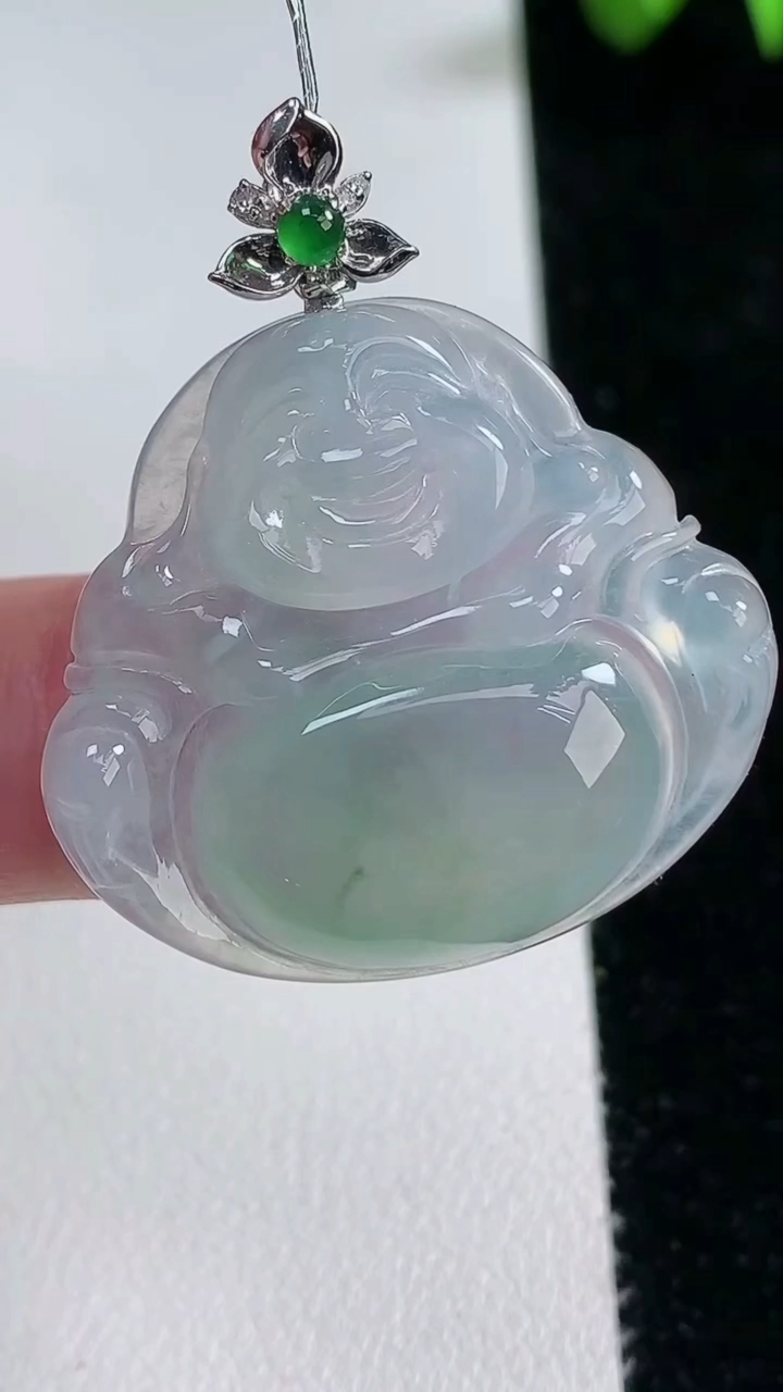 天然A货翡翠佛公吊坠，尺寸28.5-31.8-5.5，重量:8.68g
3月12日