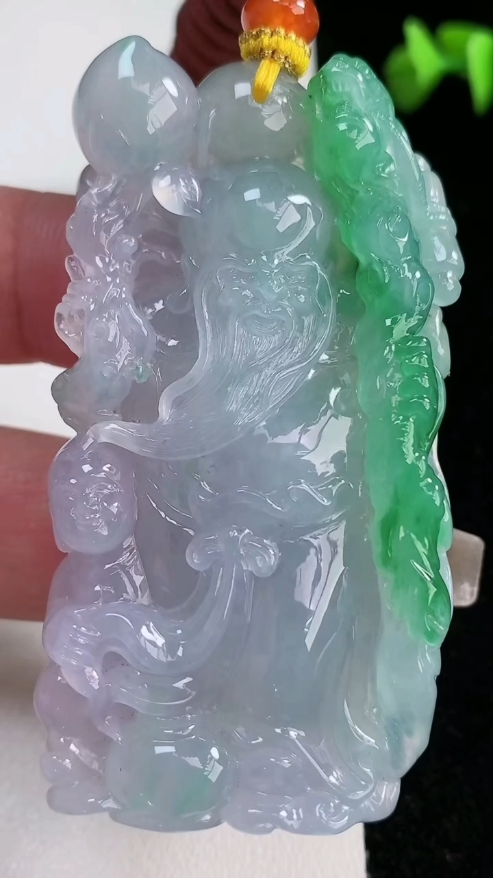 天然A货翡翠寿星公吊坠，尺寸65.6-35.6-11.3，重量:61.92g
3月12日