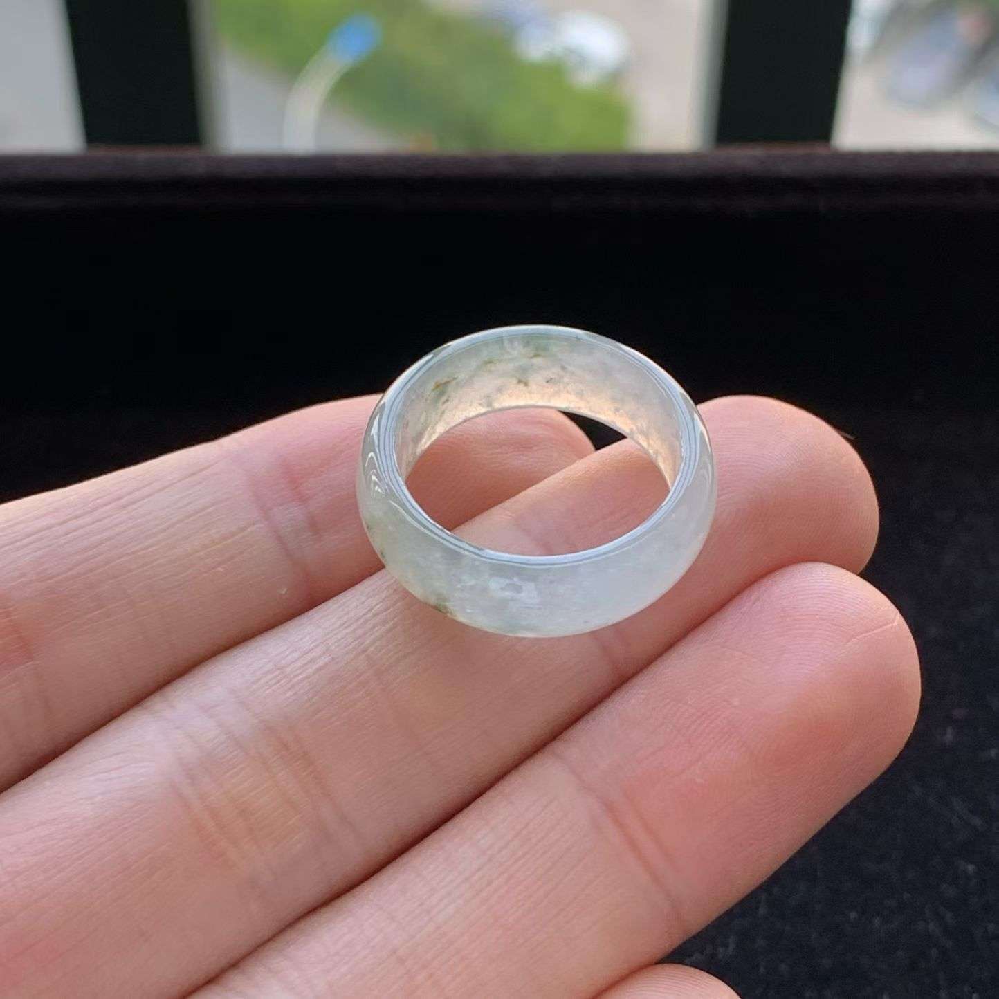 A货天然翡翠冰糯种冰花乌鸡戒指19号重量3.95
3月12日