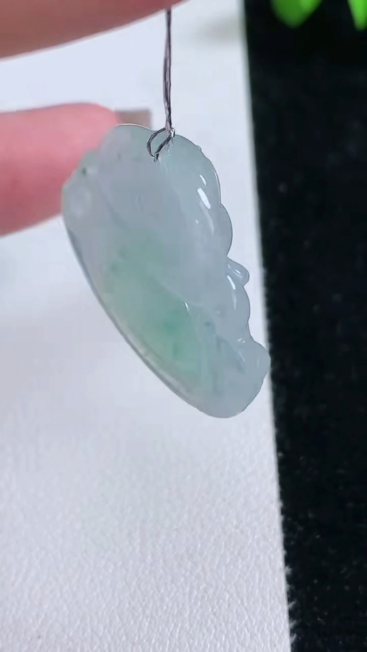 天然A货翡翠佛公吊坠，尺寸29-33-5.5，重量:8.54g
3月12日