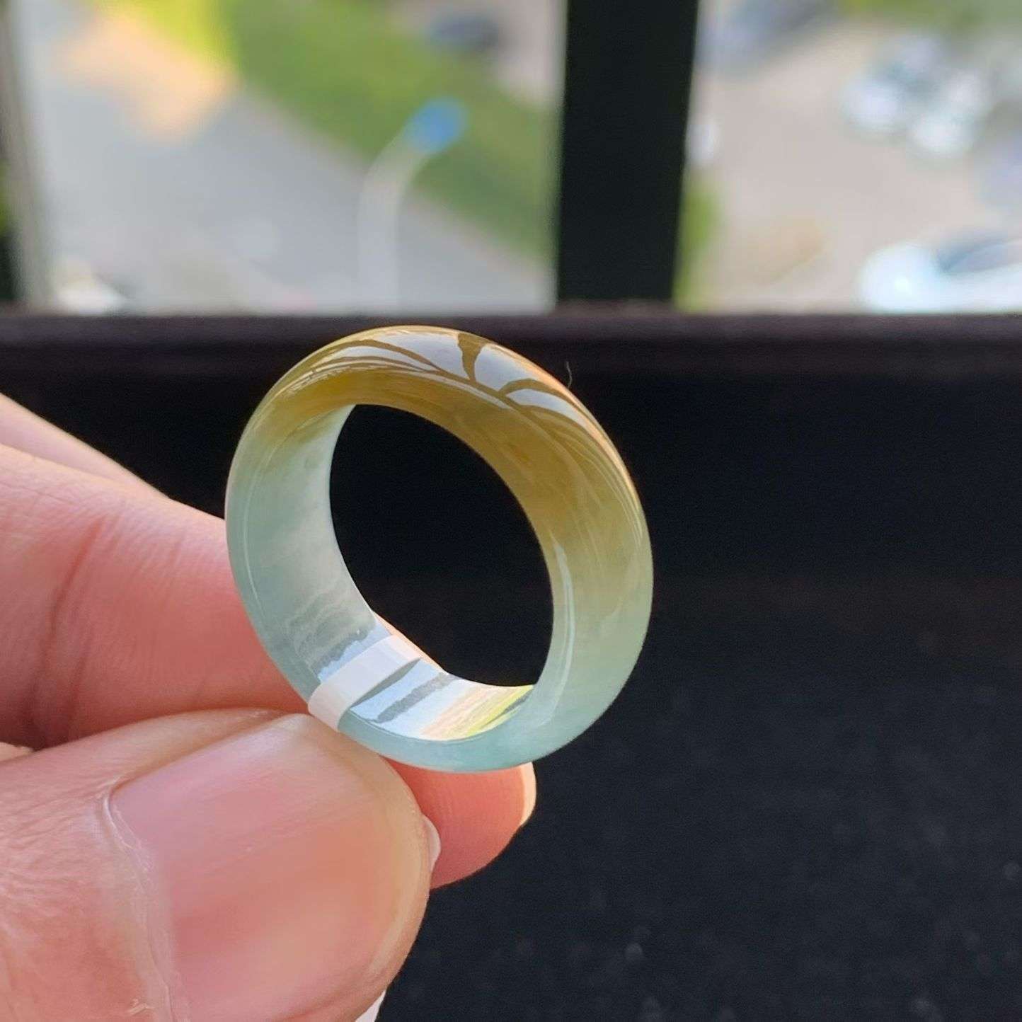 A货天然翡翠冰糯种黄翡蓝水戒指17号重量4.20
3月12日