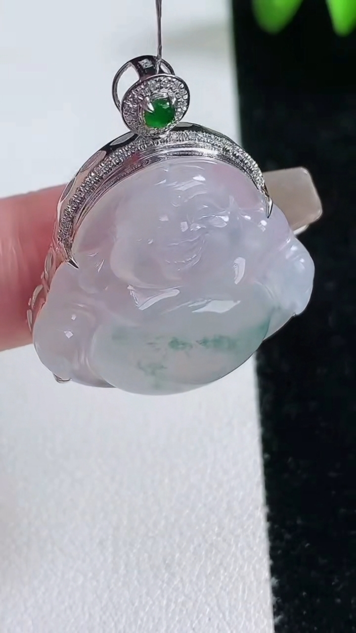 天然A货翡翠种飘花佛公吊坠，尺寸34-26.6-28-7.8，重量:7.21g
3月12日