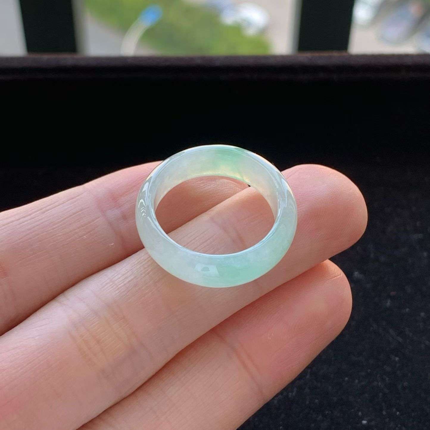 A货天然翡翠冰糯种飘绿戒指21号重量4.41
3月12日