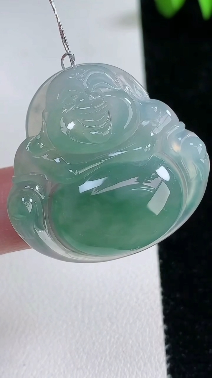 天然A货翡翠佛公吊坠，尺寸32.5-34.6-6，重量:10.12g
3月12日