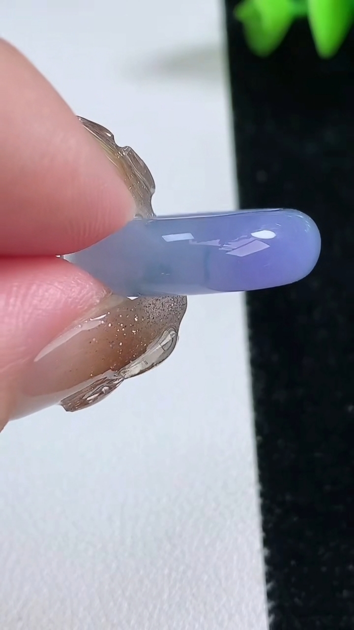 天然A货翡翠种紫罗兰 飘花指环 戒指，尺寸15.4-6.4-4.2，重量:5.11g2026年3月12日
工厂直销收藏佳品,种好水足，色泽均匀，有种有色，上手高大气！