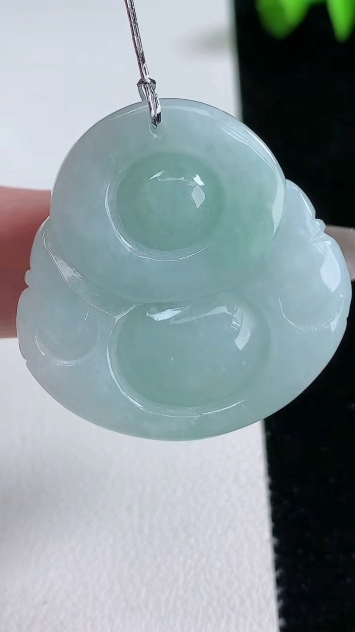 天然A货翡翠佛公吊坠，尺寸31.8-31.5-11.8，重量:20.90g
3月12日