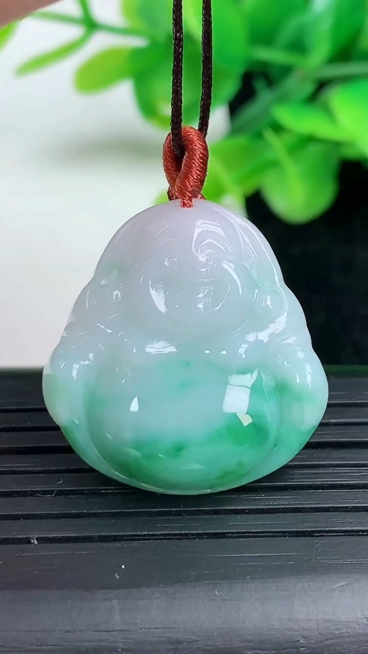 天然A货翡翠佛公吊坠尺寸26-24.9-5.3重量:6.42g
3月12日