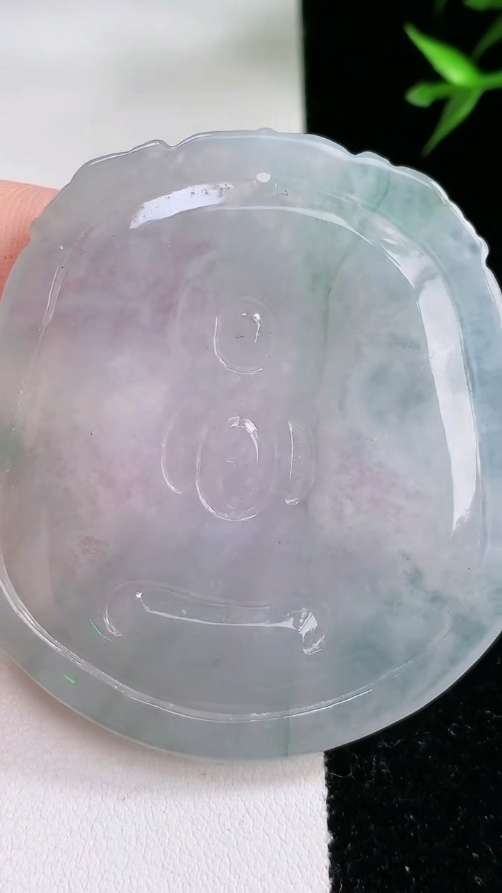 天然A货翡翠文殊菩萨吊坠，尺寸55.2-51.3-5.7，重:30.75g
3月13日