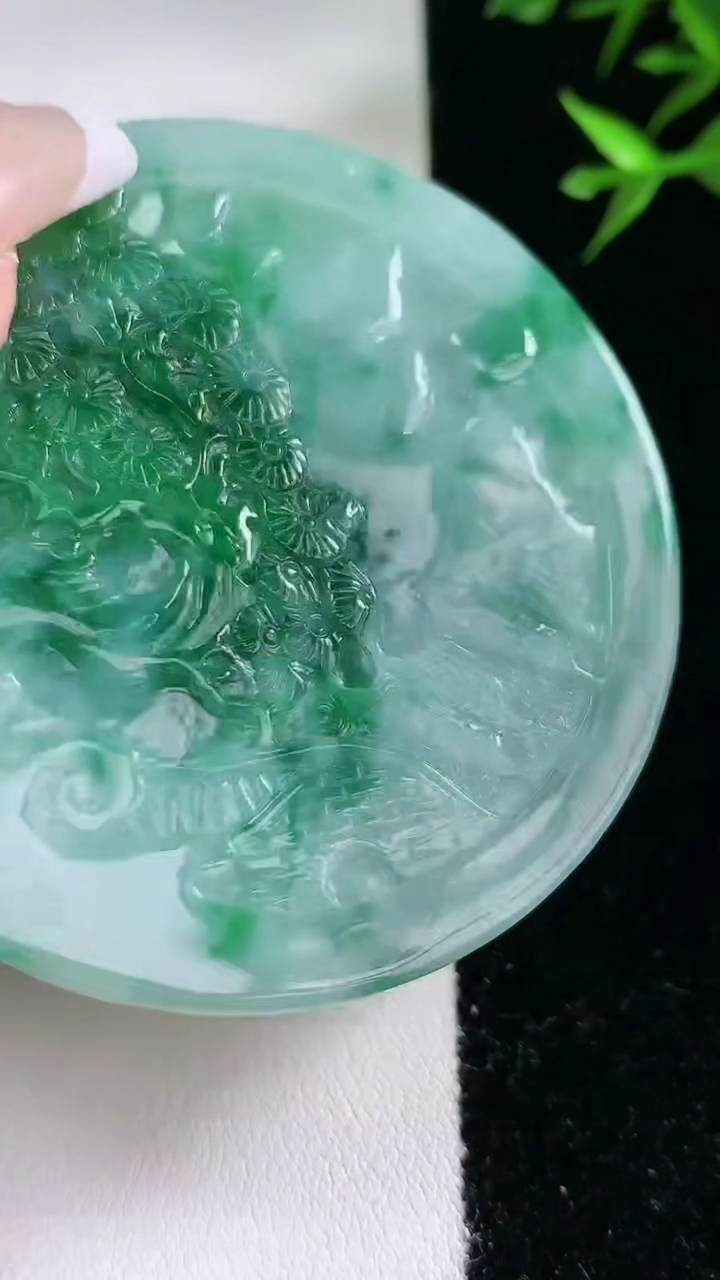 天然A货翡翠山水牌吊坠，尺寸58-7.5，重:55.01g
3月13日