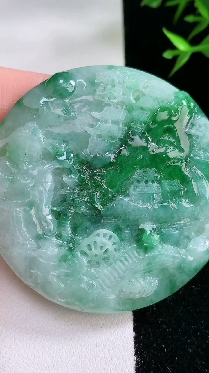 天然A货翡翠山水牌吊坠，尺寸58-7.5，重:55.01g
3月13日