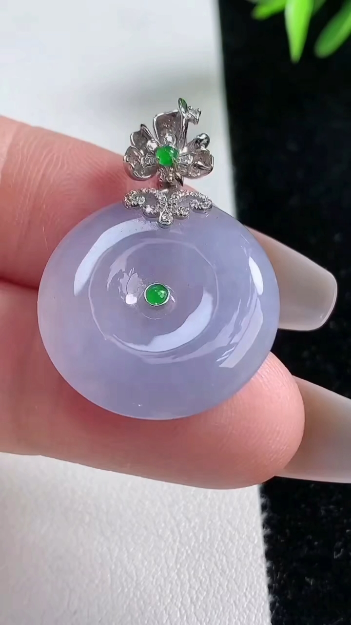 天然A货翡翠种紫罗兰平安扣吊坠，尺寸23-5.3，重量：7.09g
3月13日