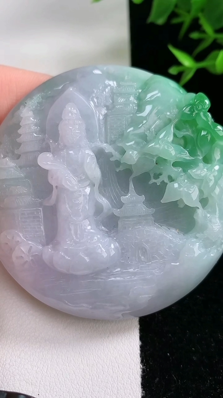 天然A货翡翠山水牌吊坠，尺寸62.1-15.5，重:104.99g
3月13日