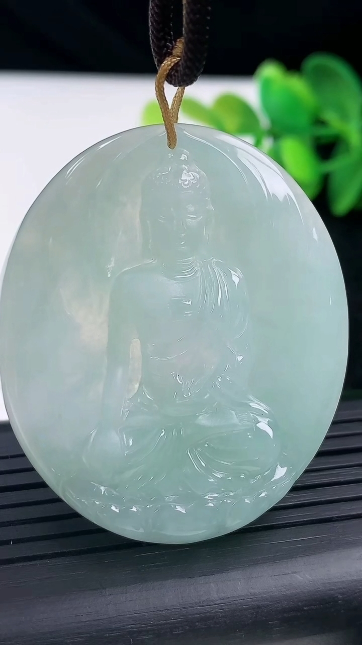 天然A货翡翠大日如来吊坠尺寸59.2-42-5.1重量:19.90g
3月13日